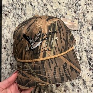 Mossy Oak Chene Camouflage Cap with Embroidered Design